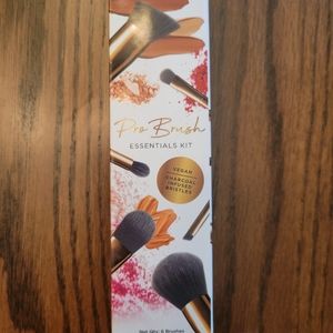 NEW Million dollar brushes- Pro Brush Essential Kit